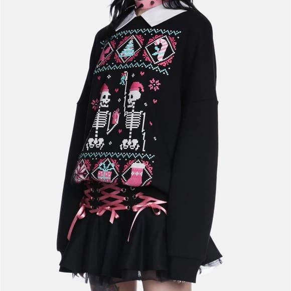 NWT KISS AND TELL OVERSIZED CHRISTMAS SHIRT - Picture 3 of 5